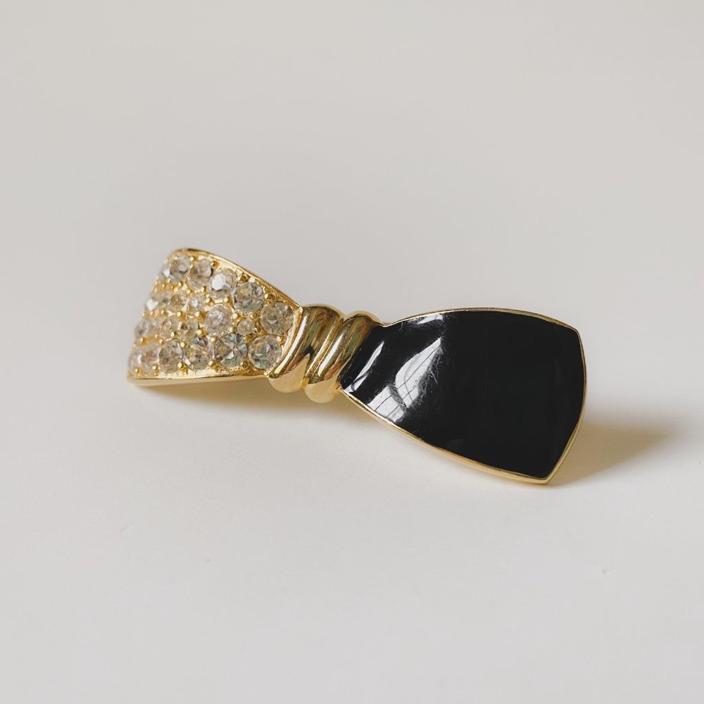 Vintage Bow Tie Ribbon Black Enamel Gold Rhinestone Jewel Bling Brooch Pin